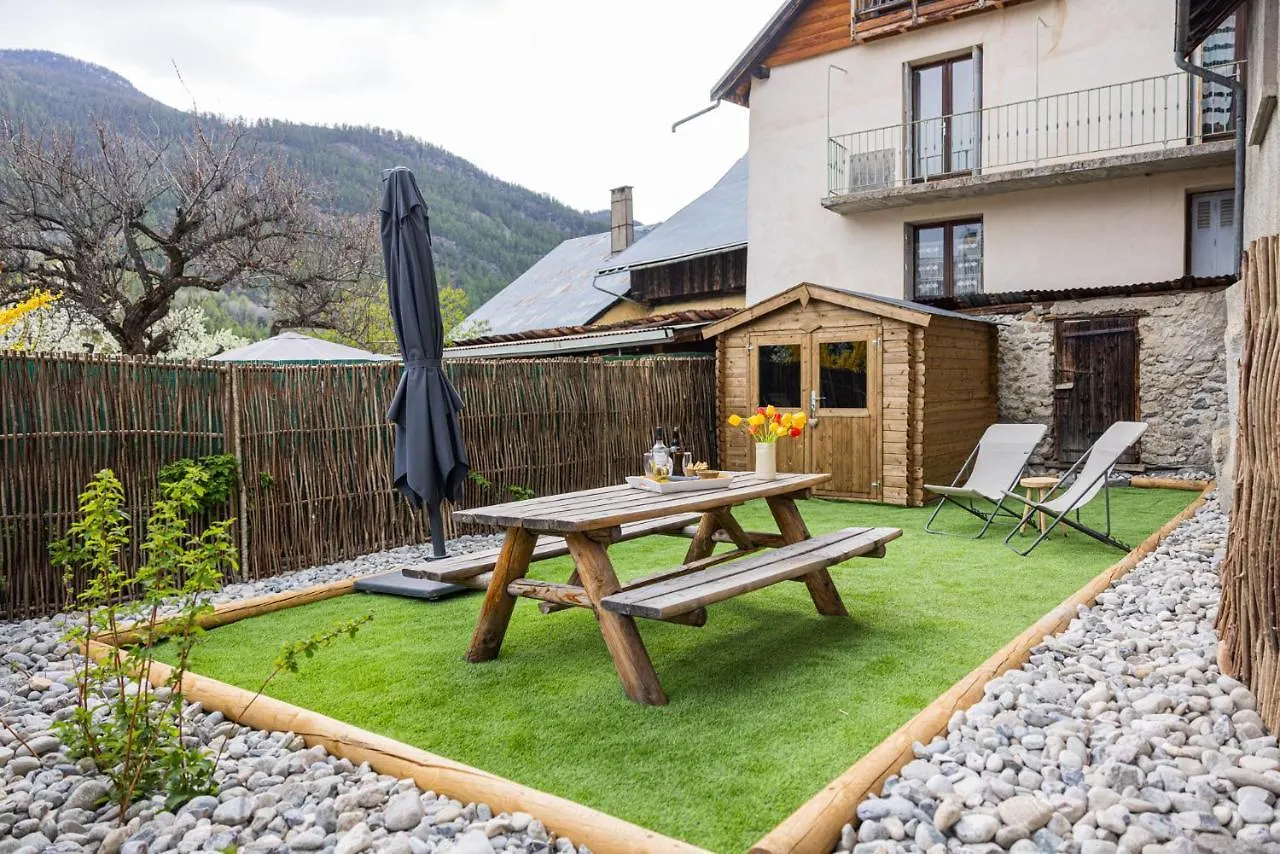 Holiday home Maison De Village - Les Voutes Blanches - Serre Chevalier 1350 Saint-Chaffrey